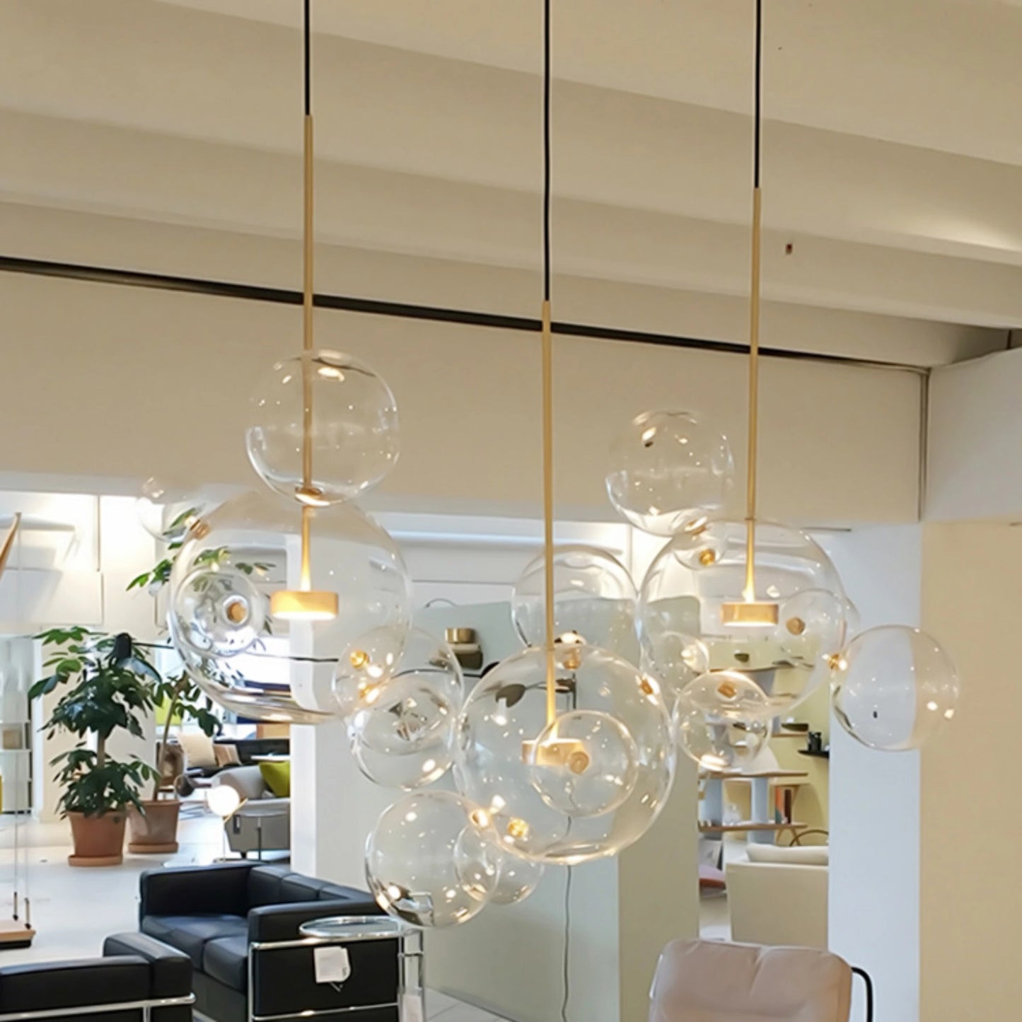 Suspension Boule en Verre Poli avec Style Moderne et Lumière Brillante