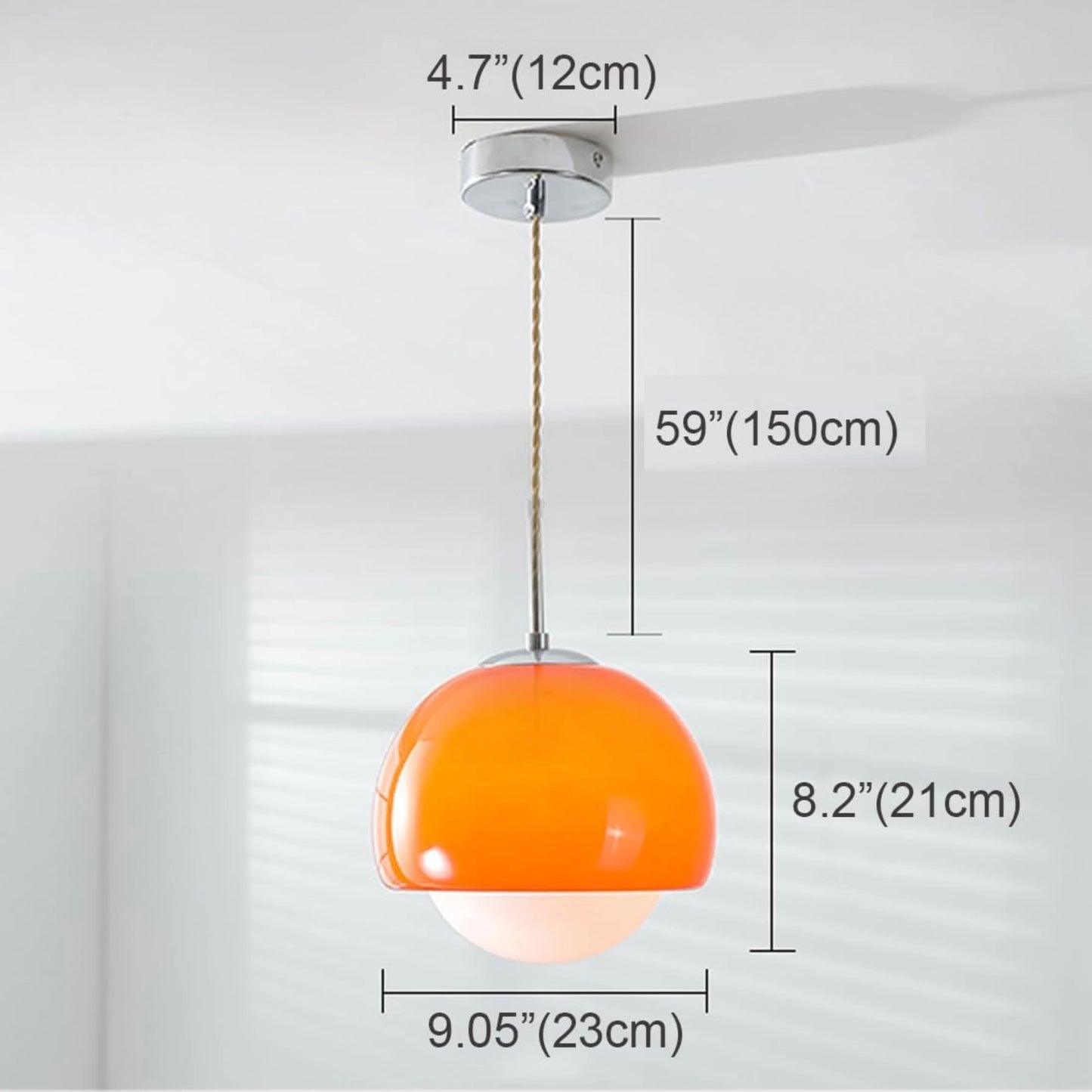 Suspension boule ronde en verre orange avec finition métal moderne