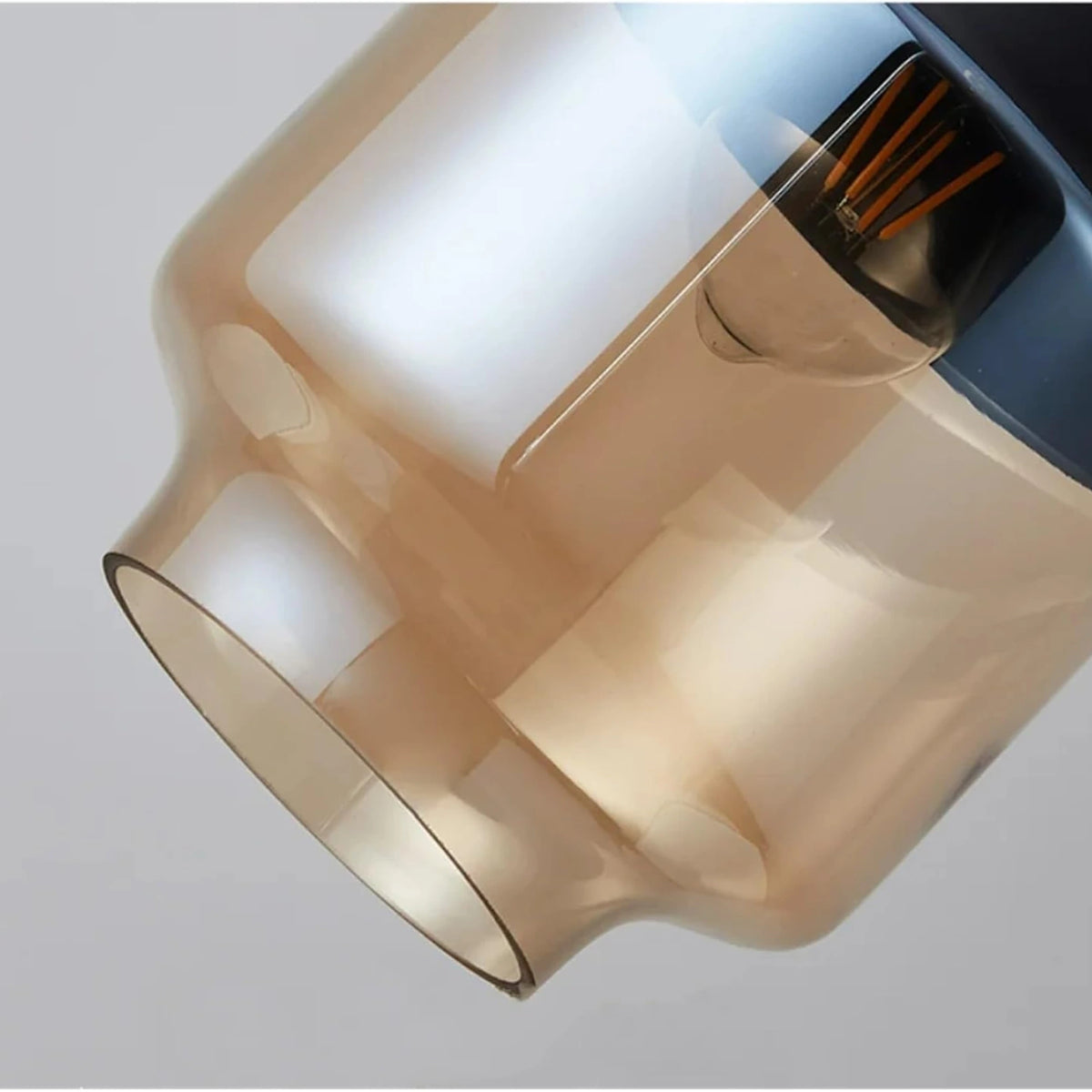 Suspension en verre et bois naturel avec design nordique moderne