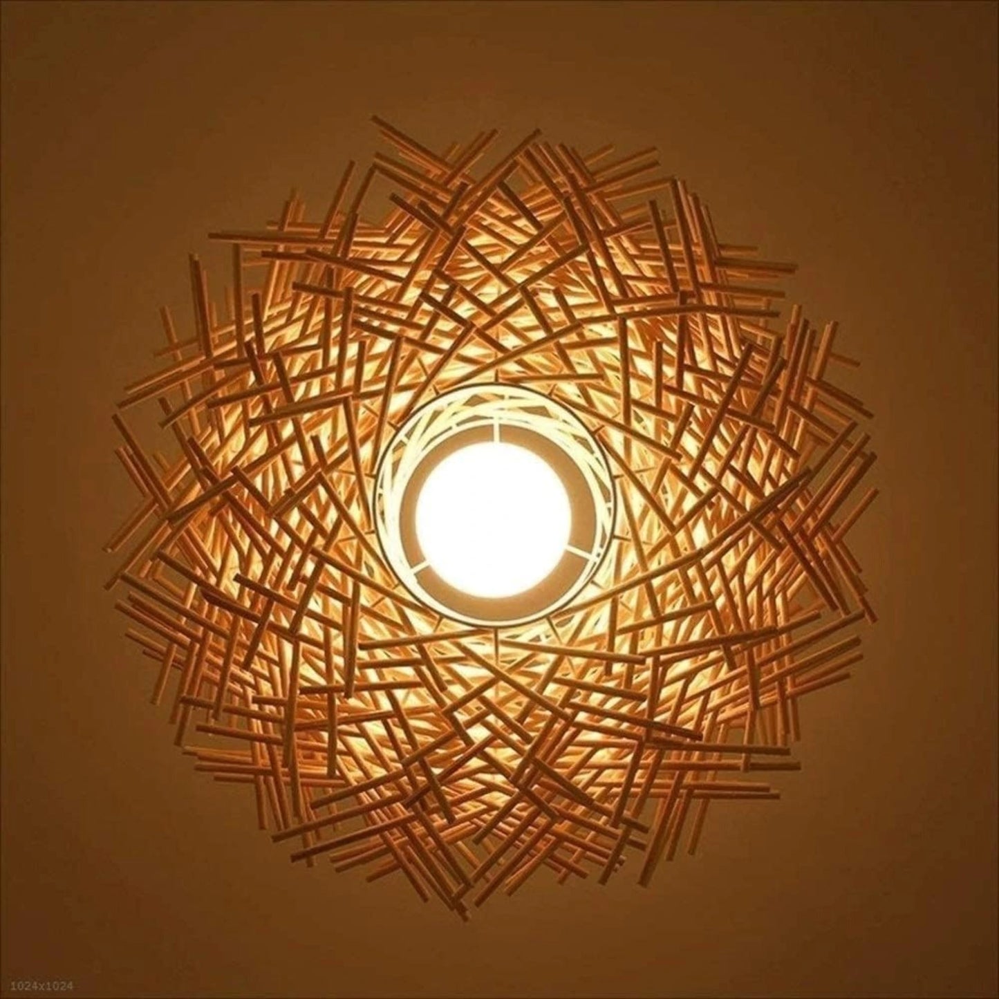 Suspension en bambou tressé à la main avec design naturel bohème