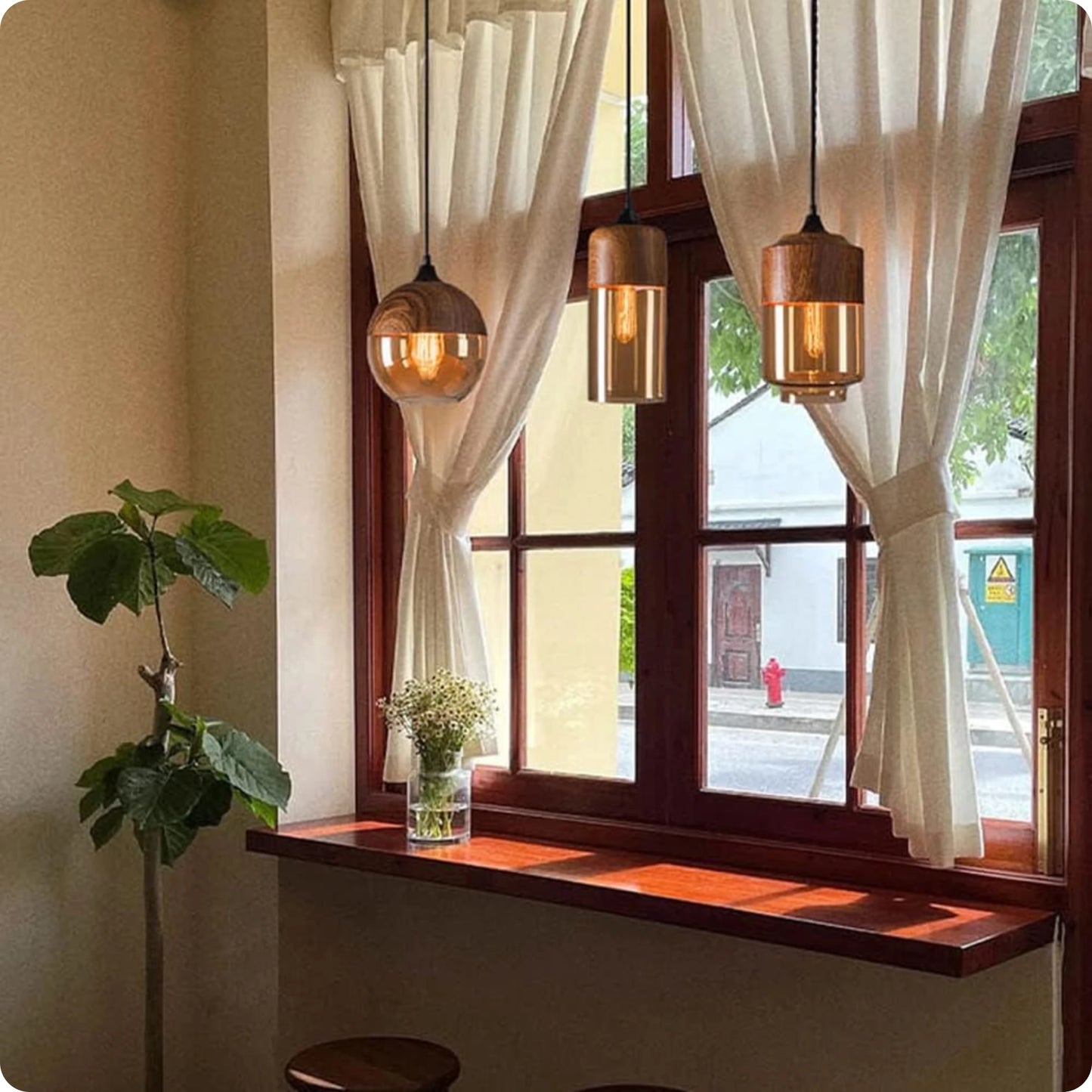 Suspension en verre et bois naturel avec design nordique moderne