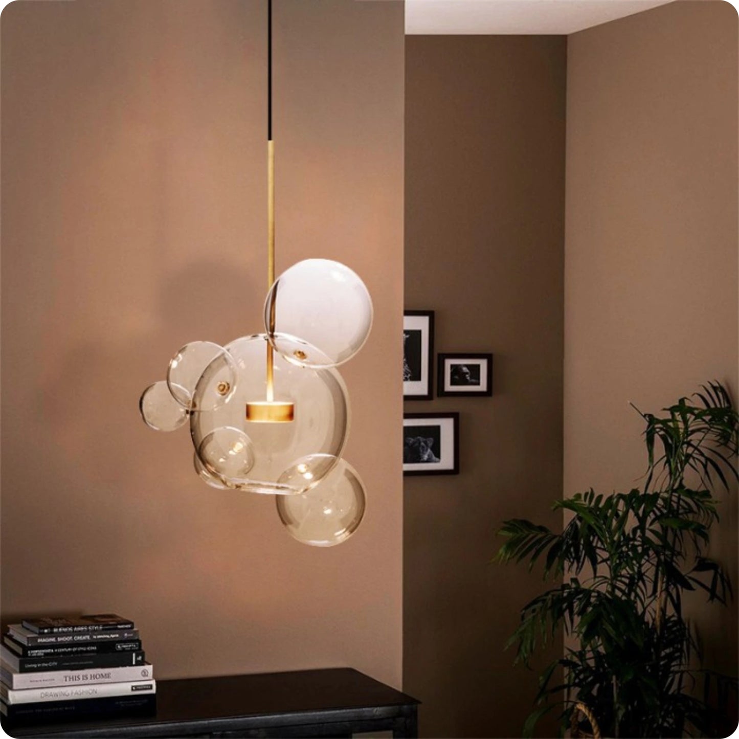Suspension Boule en Verre Poli avec Style Moderne et Lumière Brillante