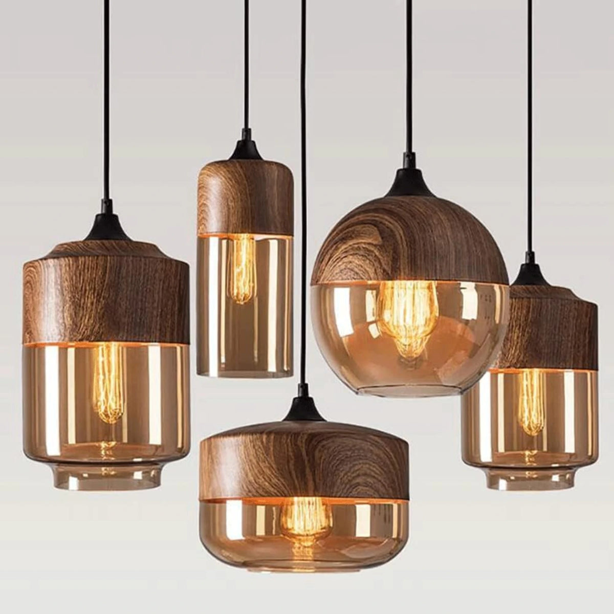 Suspension en verre et bois naturel avec design nordique moderne