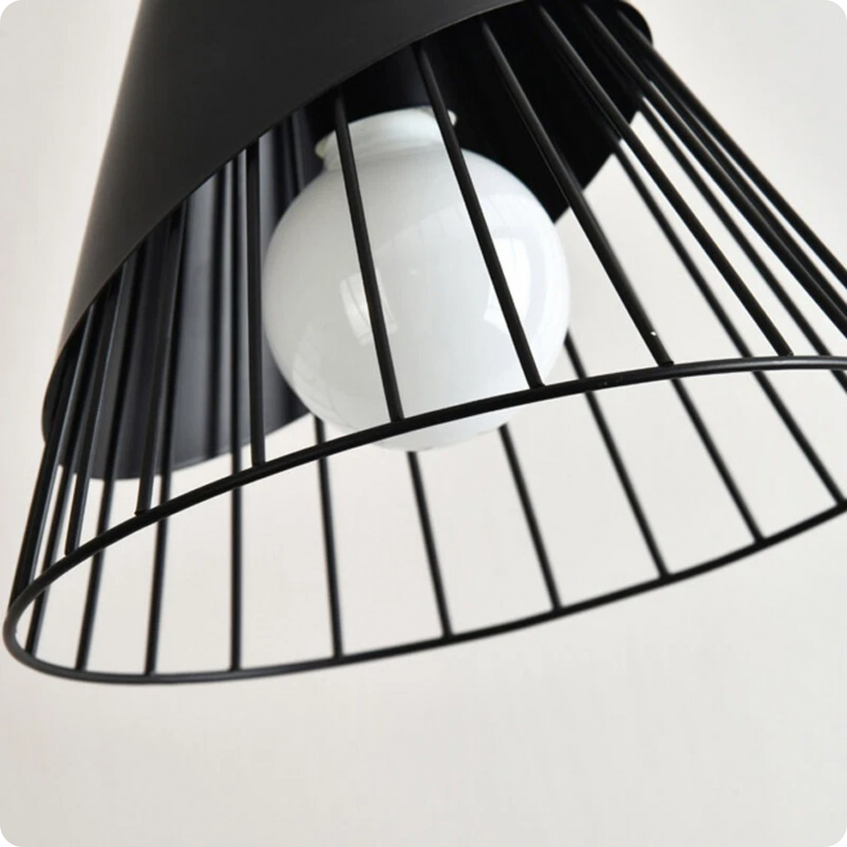 Suspension métal noir et bois avec design nordique moderne - Suspension & Lustre