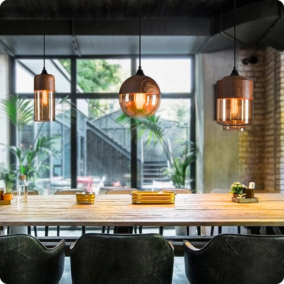 Suspension en verre et bois naturel avec design nordique moderne