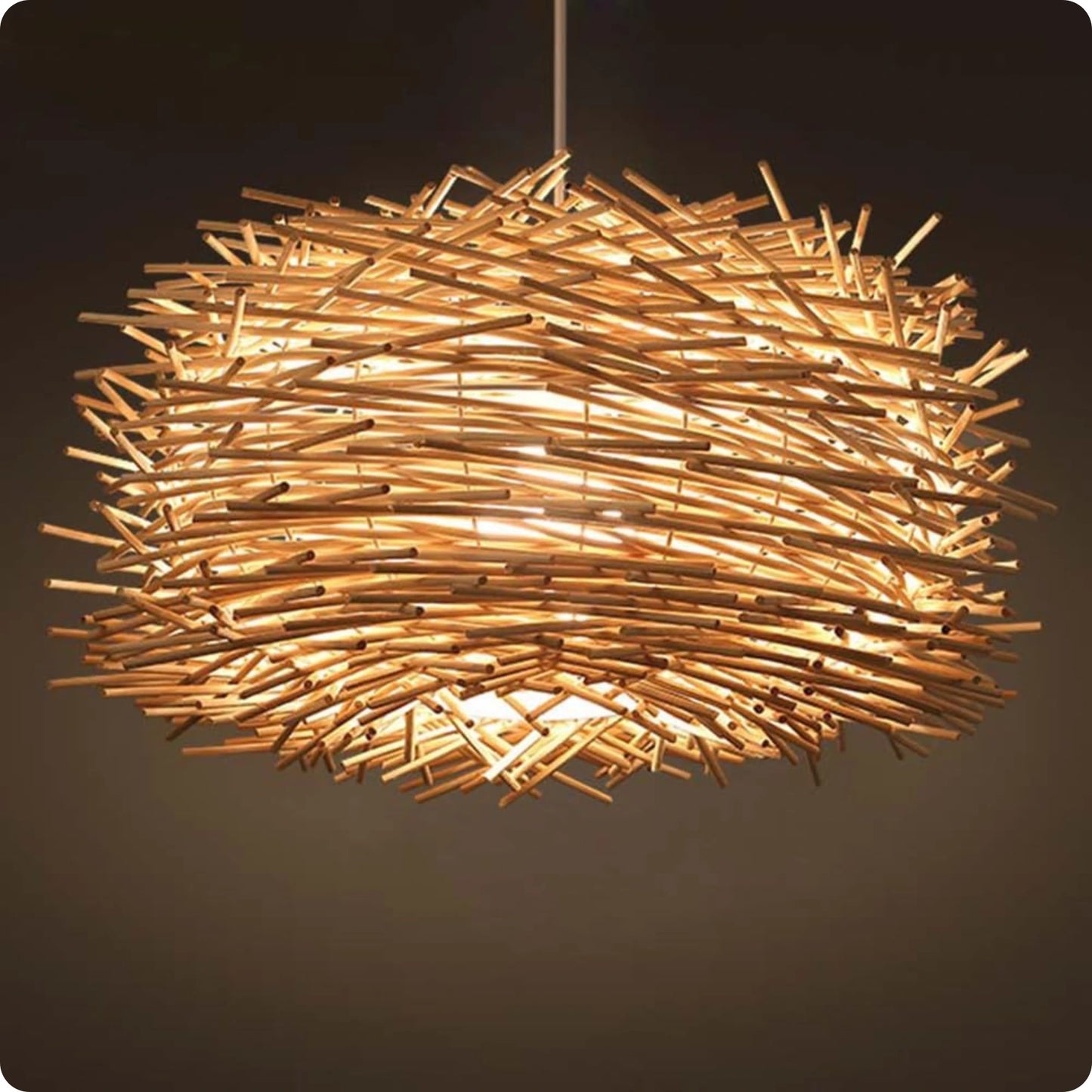 Suspension en bambou tressé à la main avec design naturel bohème