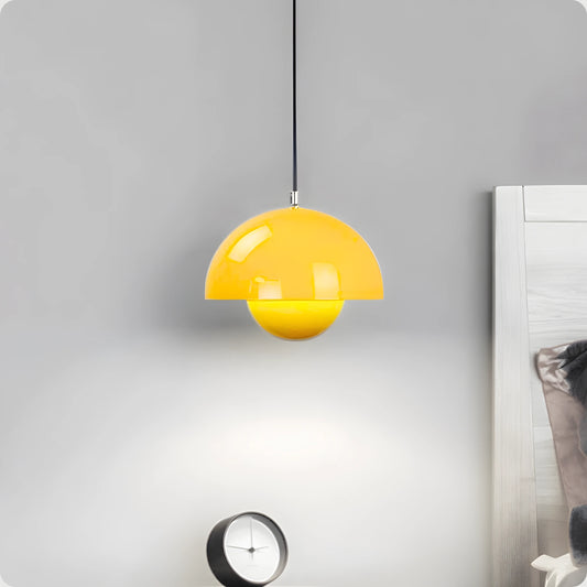 Suspension moderne en métal coloré au design danois semi-circulaire